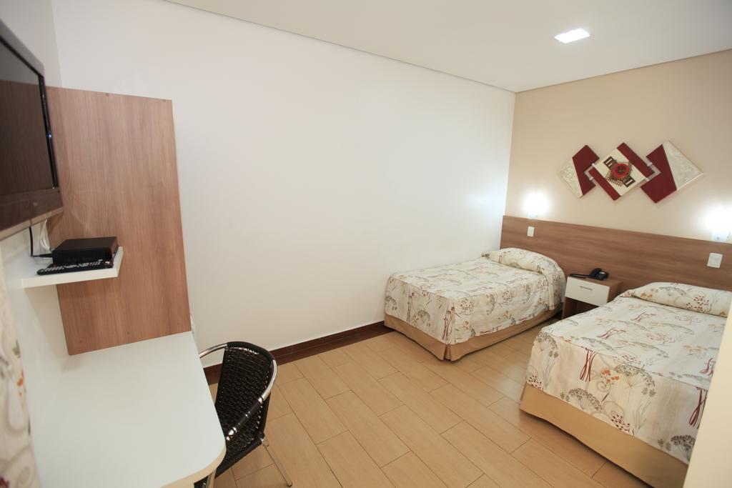 Hotel Oly Plaza ピラシカーバ 部屋 写真