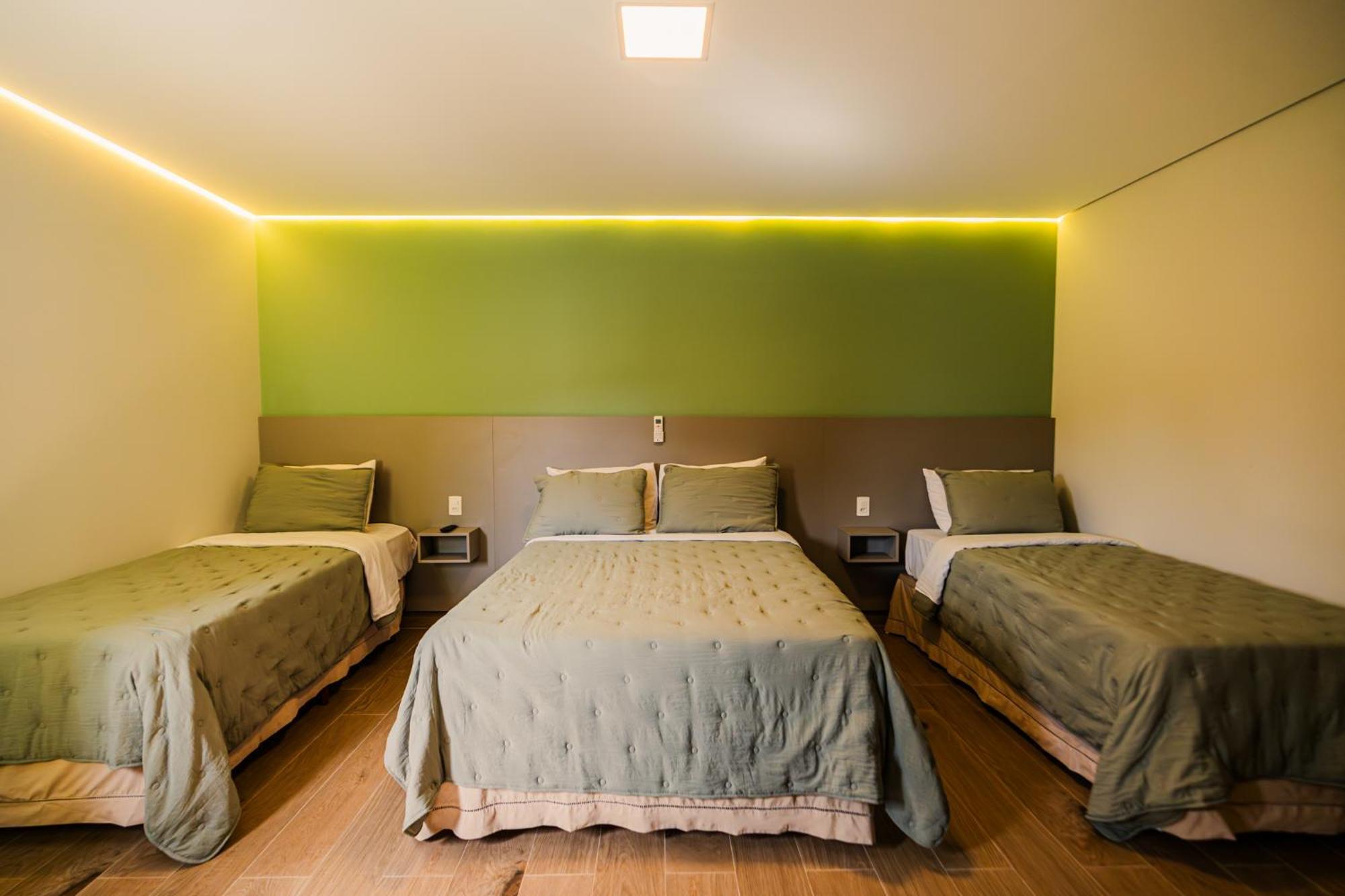 Hotel Oly Plaza ピラシカーバ エクステリア 写真