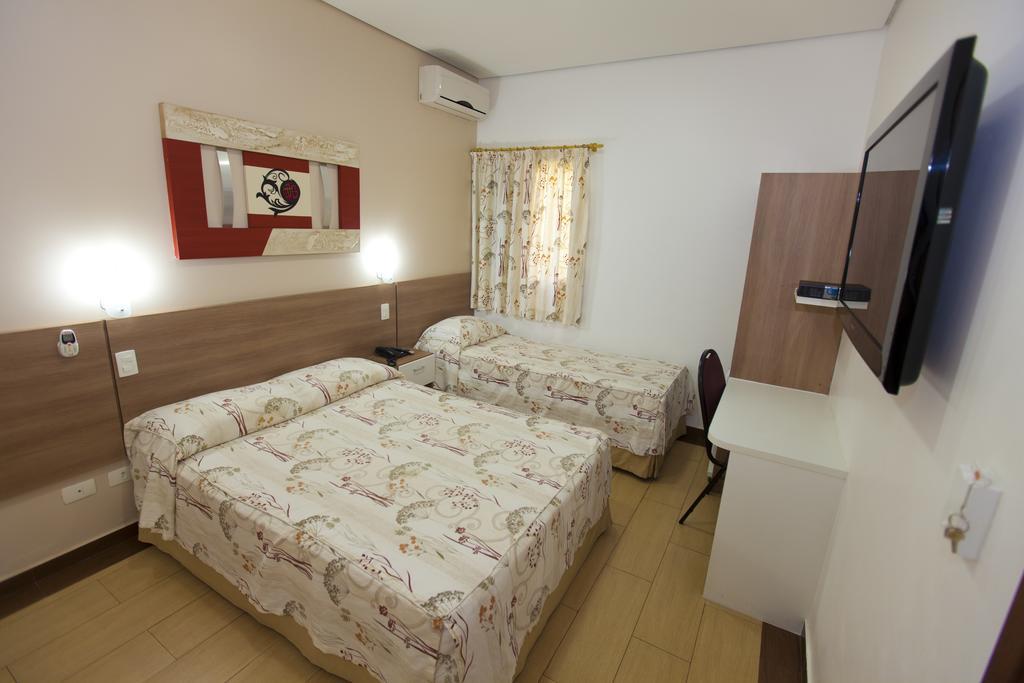 Hotel Oly Plaza ピラシカーバ 部屋 写真