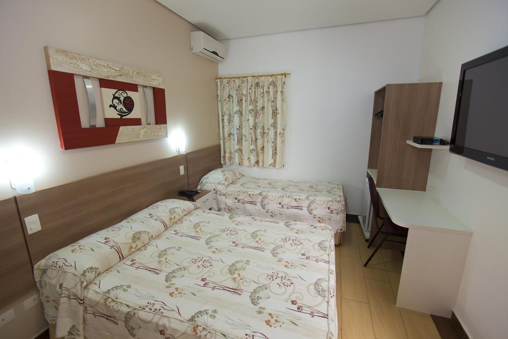 Hotel Oly Plaza ピラシカーバ 部屋 写真