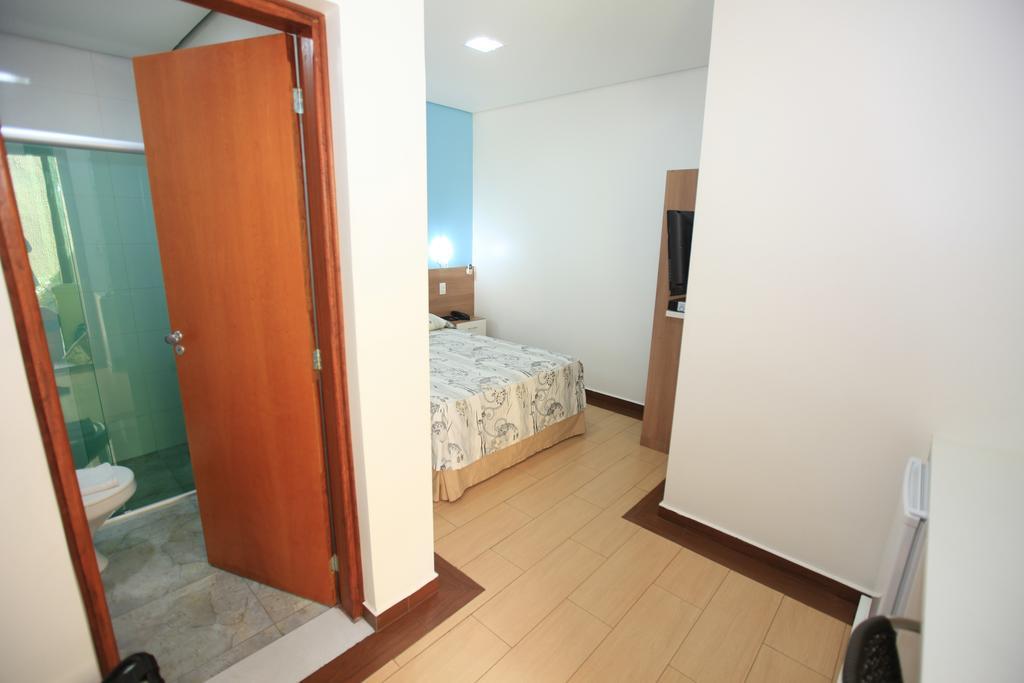 Hotel Oly Plaza ピラシカーバ エクステリア 写真